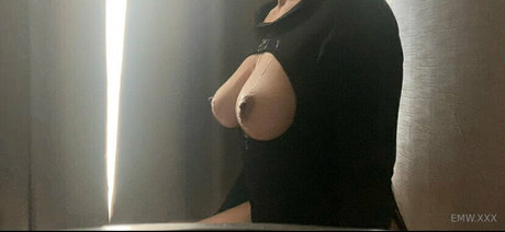 emw xxx model exclusive images