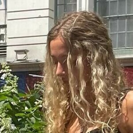 Julia Dicesare beautiful model pic