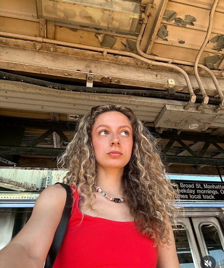 Julia Dicesare pornstar adult img