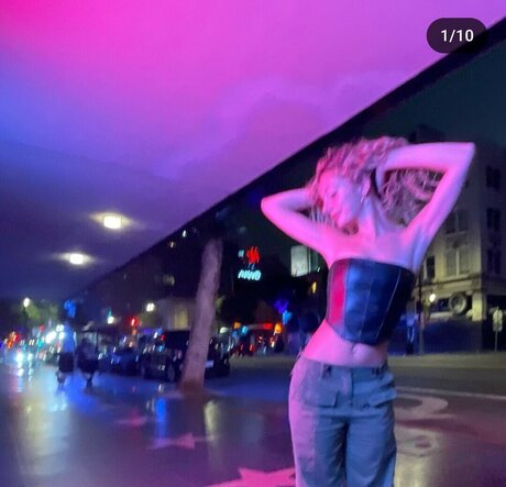 Julia Dicesare naked star picture