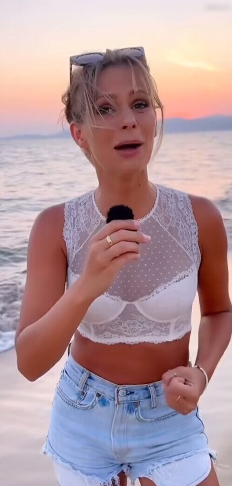 Carolina Peukmann star pretty image