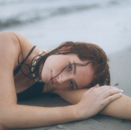 Anica Zimmermann model hot photo