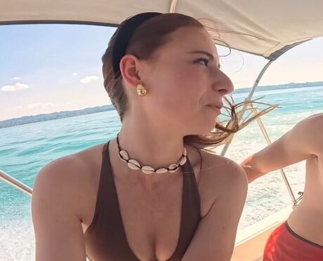 Anica Zimmermann pornographic model photos