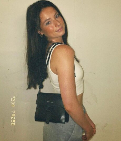 Anica Zimmermann star nude img