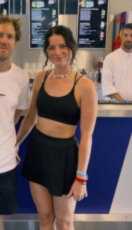 Anica Zimmermann perfect star photo