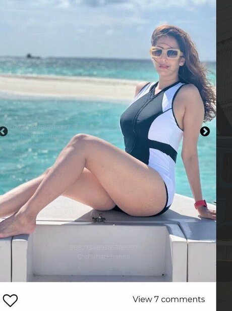 Chahatt Khanna sexy star picture