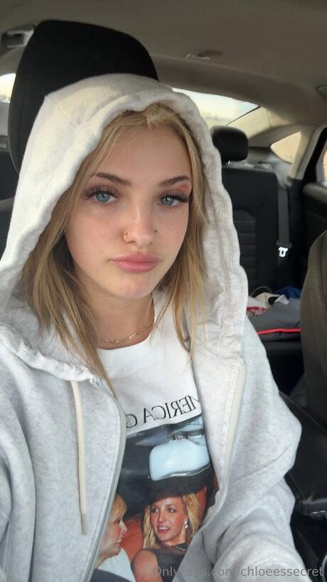 shemale outdoor onlyfans porno images