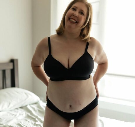 Wellnessbynorah model picture