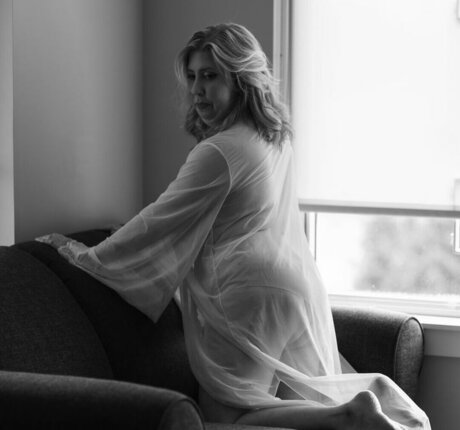 Wellnessbynorah hot actress photo