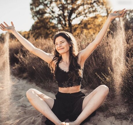 Joyce Ilg perfect star pic