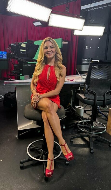 hairy girls onlyfans beautiful nude img