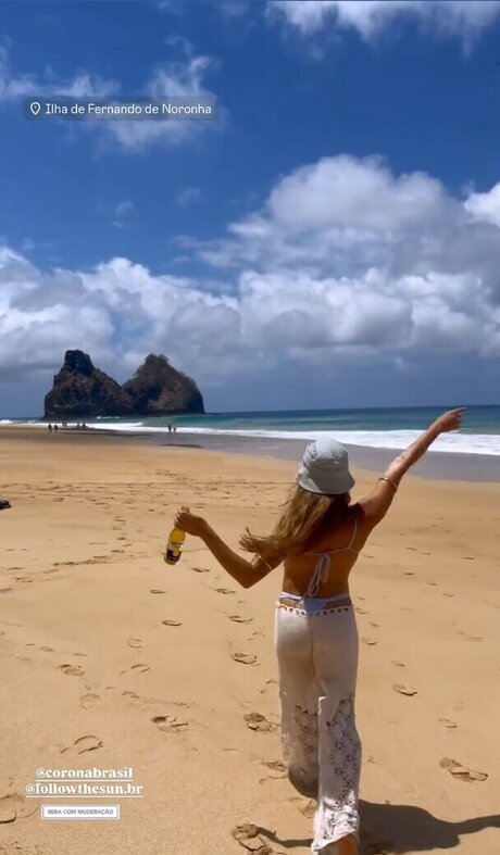 Camila Mayrink pornographic model pics