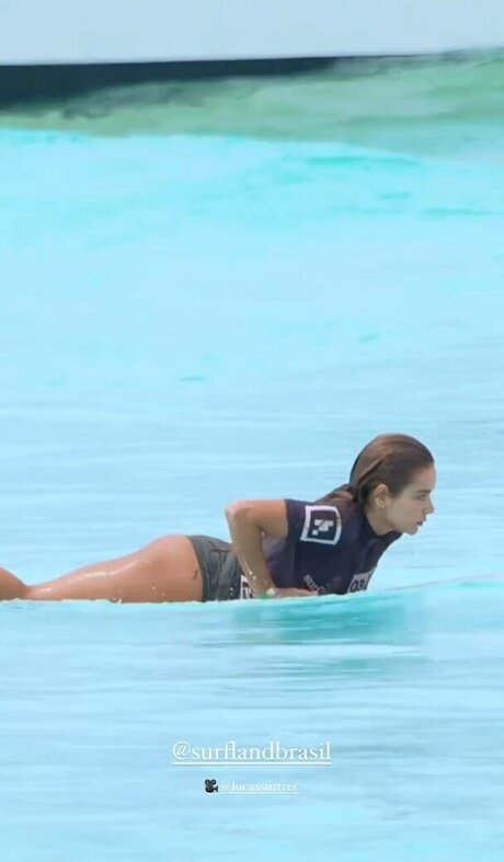 Camila Mayrink exclusive model photo