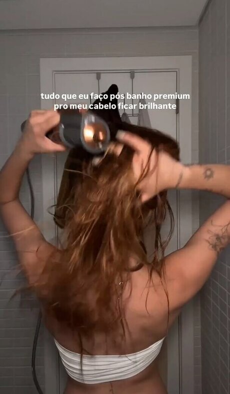 Liv Resenhas pornographic model img