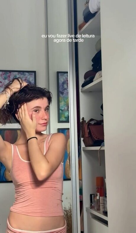 Liv Resenhas model high quality photo