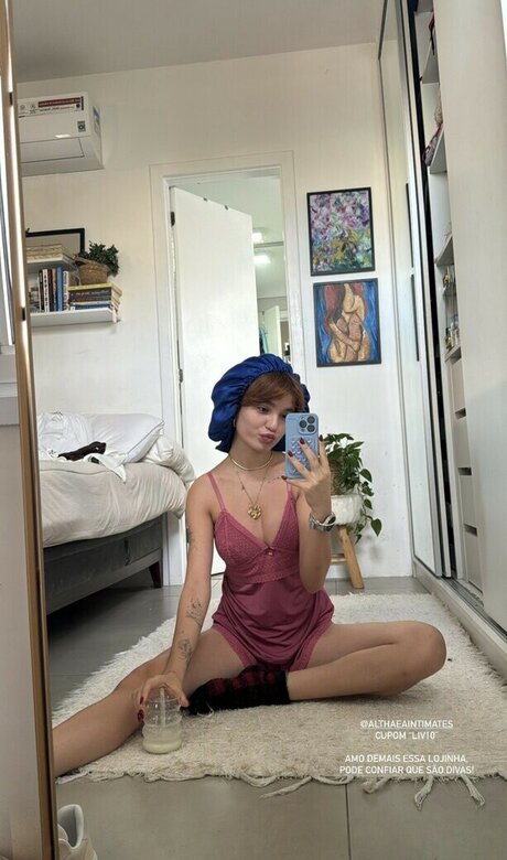 Liv Resenhas model beautiful photo