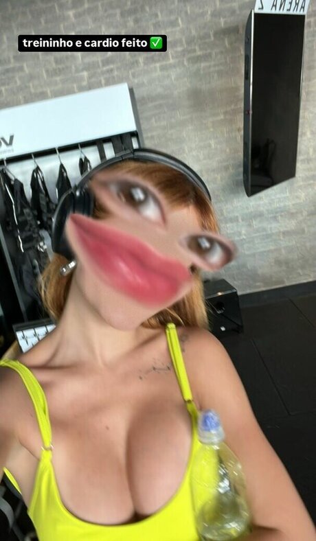 Liv Resenhas model hot photos