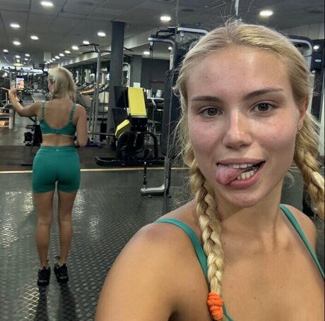 lickandysoles sexy pornstar gallery