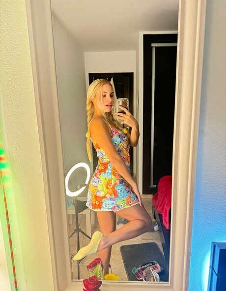 lickandysoles sexy actress gallery