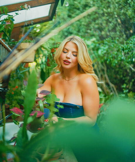 Natalie Amari star art archive