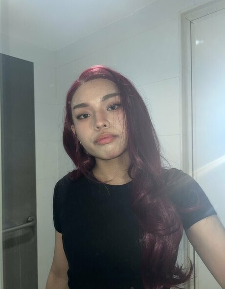 hevbwarbie pretty actress pic