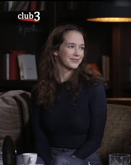 Lena Schilling beautiful star pic