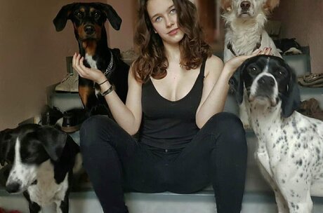 Lena Schilling nude model pics