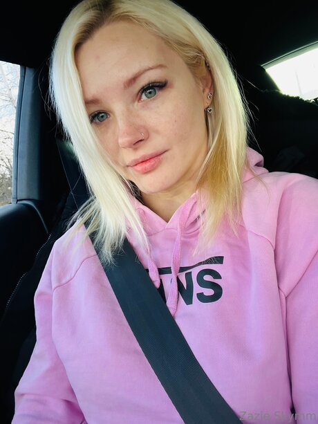 zazieskymm star hot photo