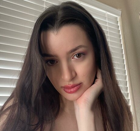 Ashley Ippolito art actress pic