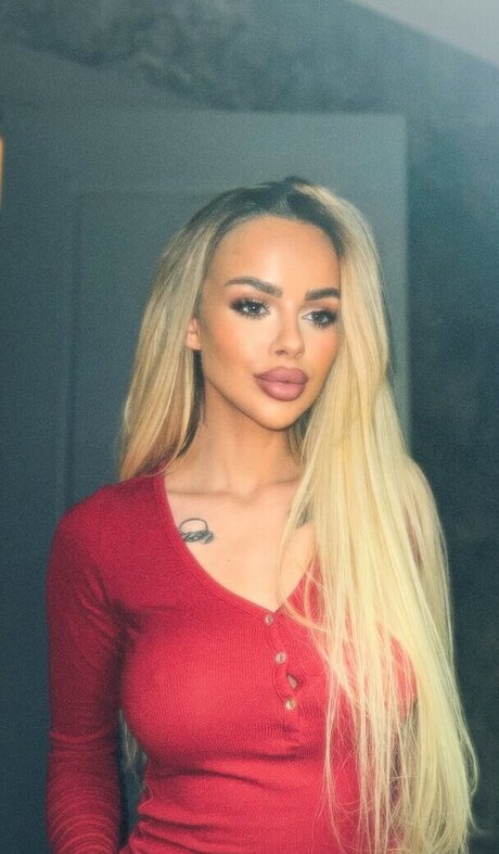 Suzanitta hot actress archive