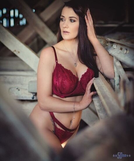 Carina Sitzberger hot star img