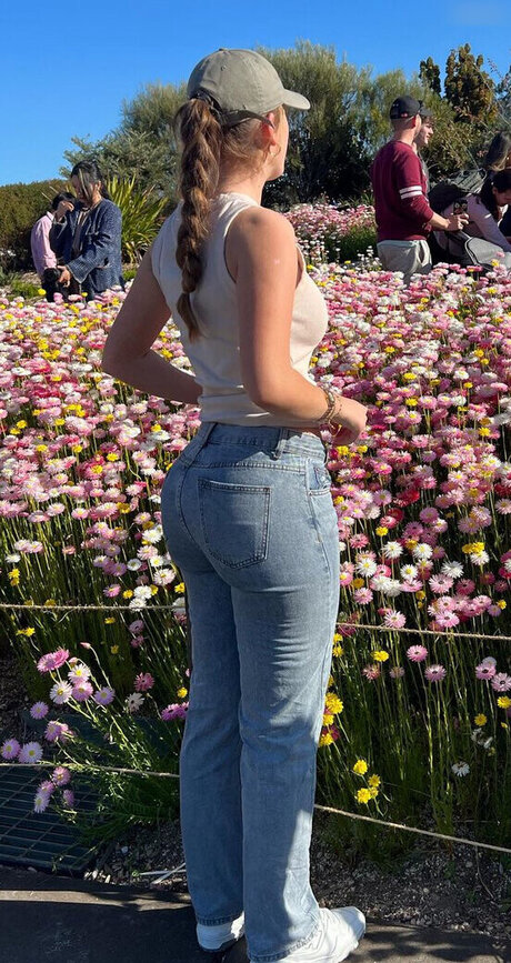 Lauramjj_ pretty pornstar galleries