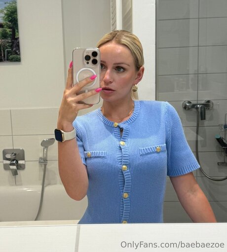 baebaezoe nude star gallery