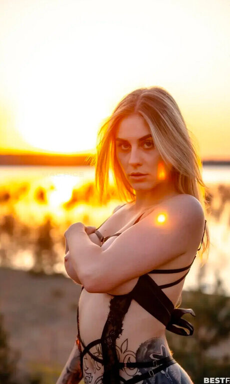 Nele 6X9 sexy model photo