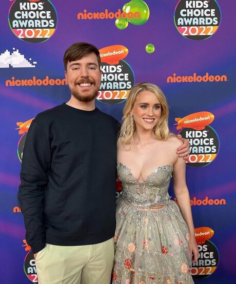 Thea Booysen beautiful star images