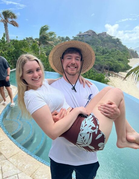 Thea Booysen free star pics