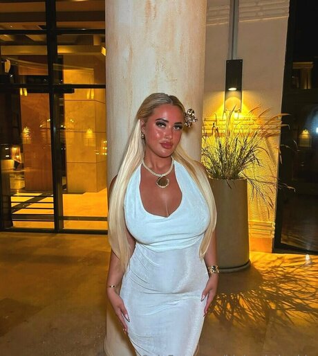 Bigboobzbarbie sexy actress photos