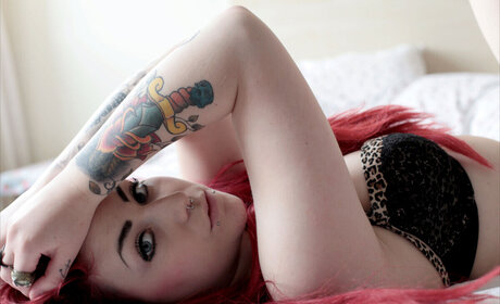 Luceyx model naked img