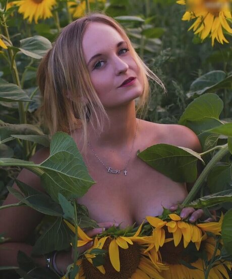 squirt teen onlyfans hot sexy photo