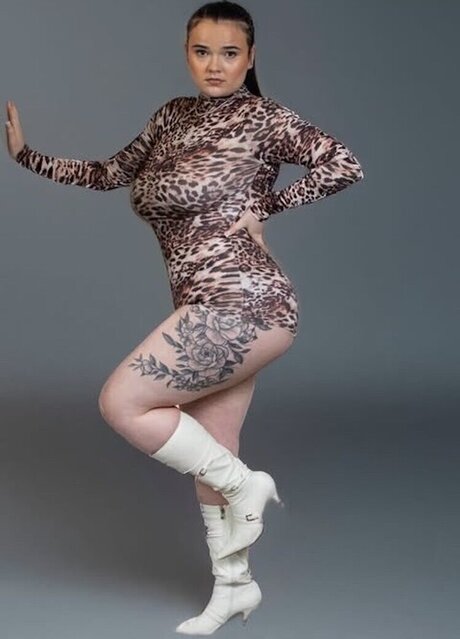 Katieexo134 hot model galleries