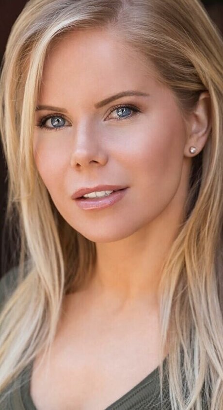 Crystal Hunt model pornographic pics