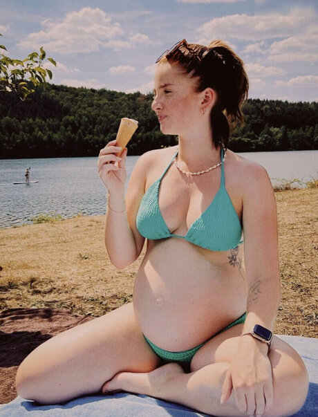 Julia Schulze pornstar sexy images