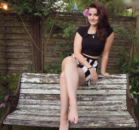 Julia Schulze porn actress image