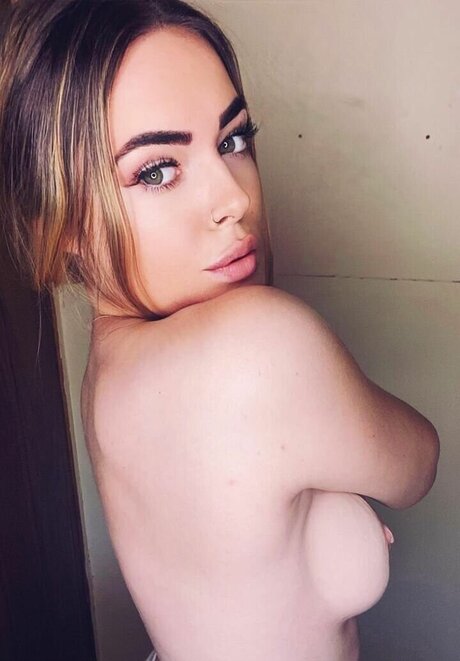 Zoe Nothdurft pornographic model image