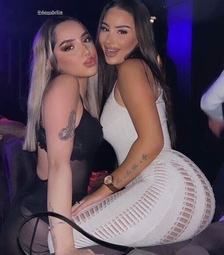 selinkitmir hot model archive