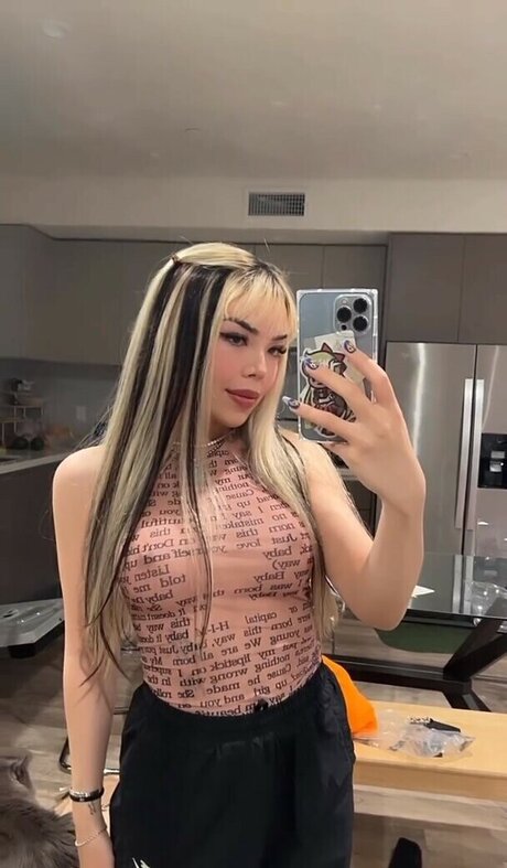 eggtardy hot actress pic