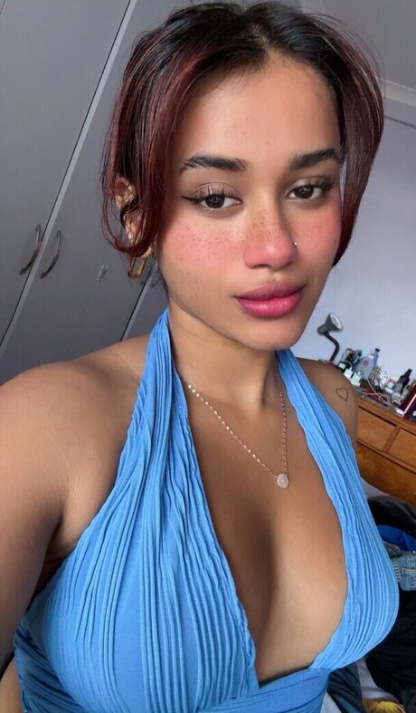 senoritasara naked pornstar image