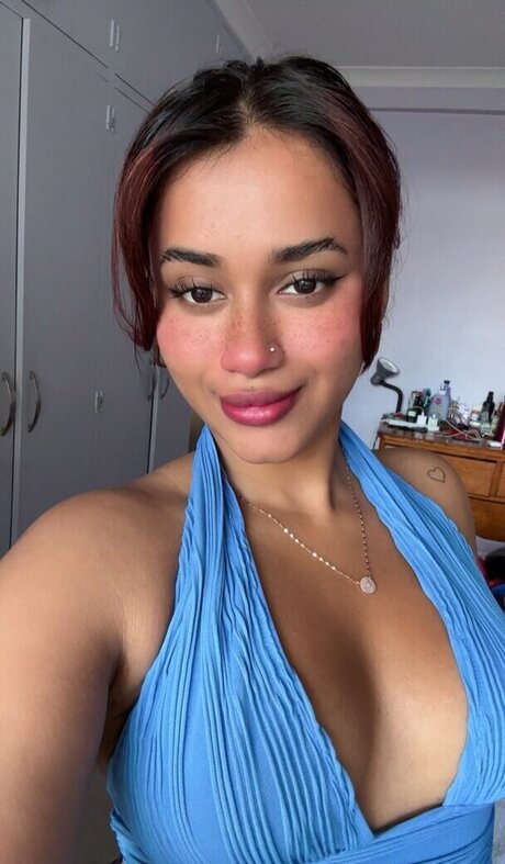 senoritasara pretty pornstar photo