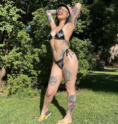 Tabatha Pacer model sexy photos