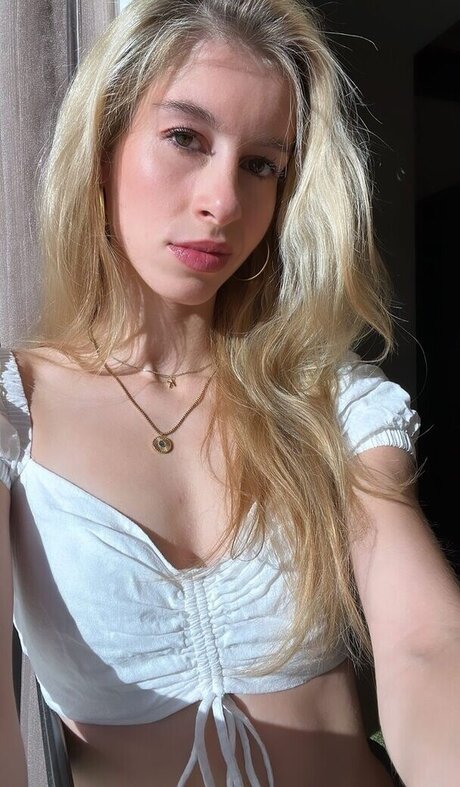 quitelola sexy star image